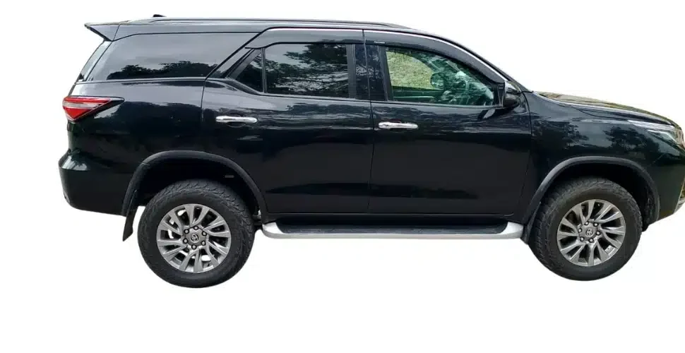 bulletproof Toyota Fortuner available for rent in Lahore at Royal Motors